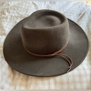 Outback Trading Company Wool Tassy Crusher